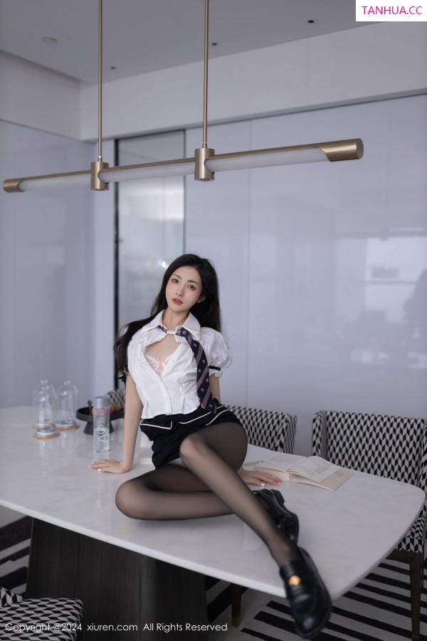   [XiuRen]高清写真图 2024.07.29 No.8934 鱼尾fish 学妹的秘密第17张图片